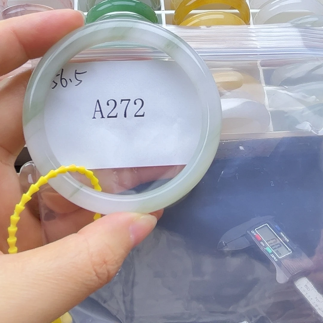 石英质玉未镶嵌手镯