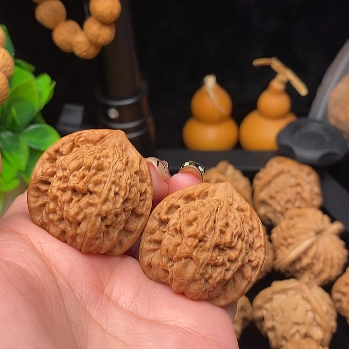 核桃王勇官帽手捻