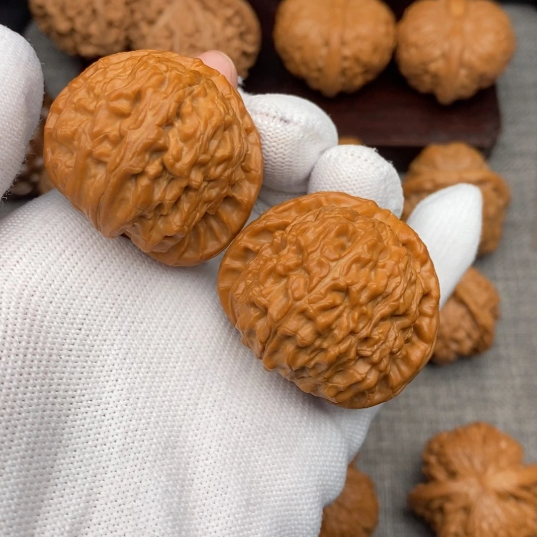 文玩核桃把件?*你40全品白狮子