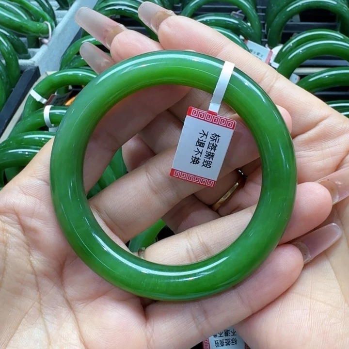 阿***英和田玉（碧玉）手镯未镶嵌