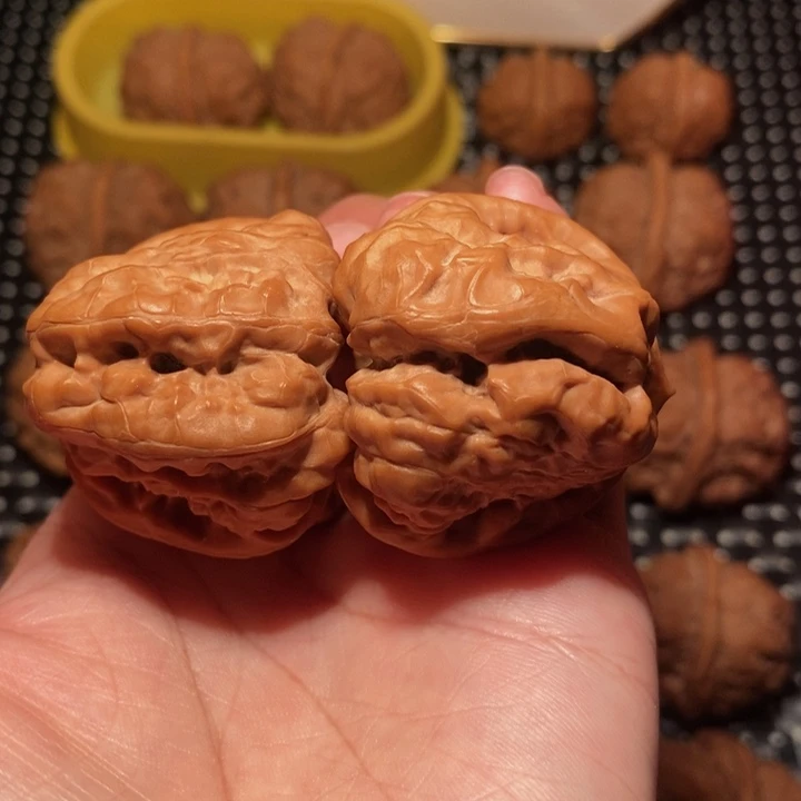 文玩核桃把件四深开八蹬腿蛙王