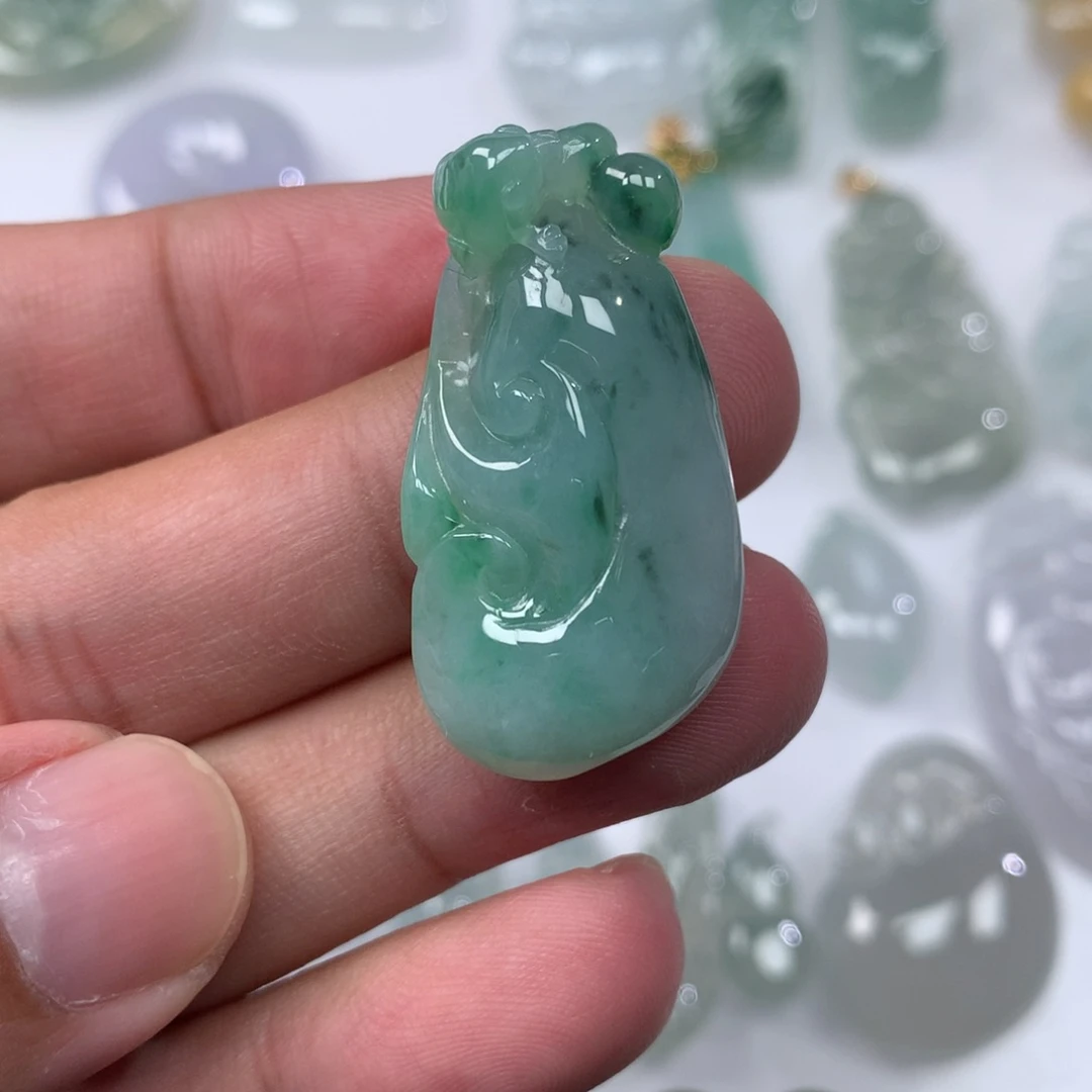 吊坠(不含链)未镶嵌翡翠