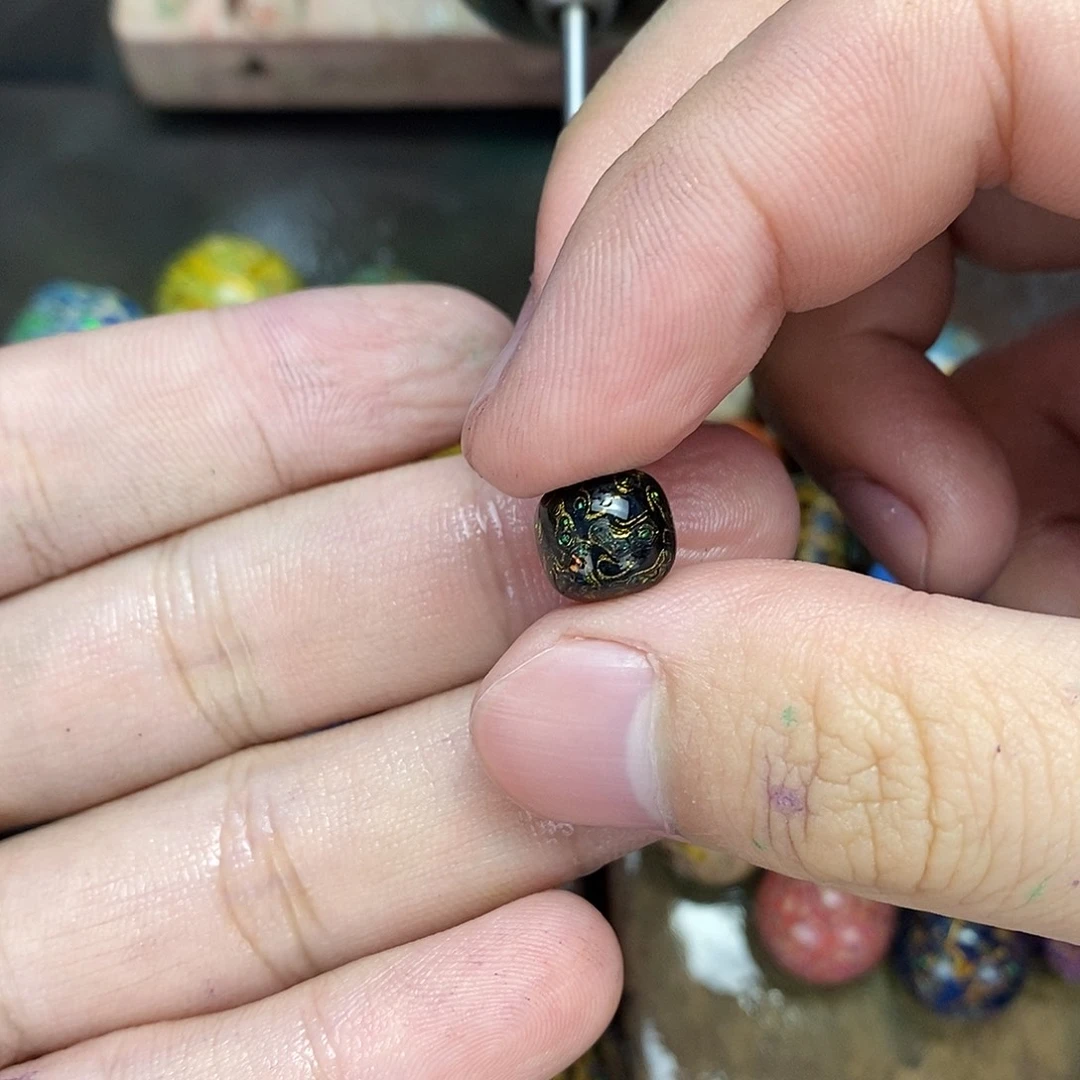 玖***非遗手工 大漆工艺规格0.8*0.9cm