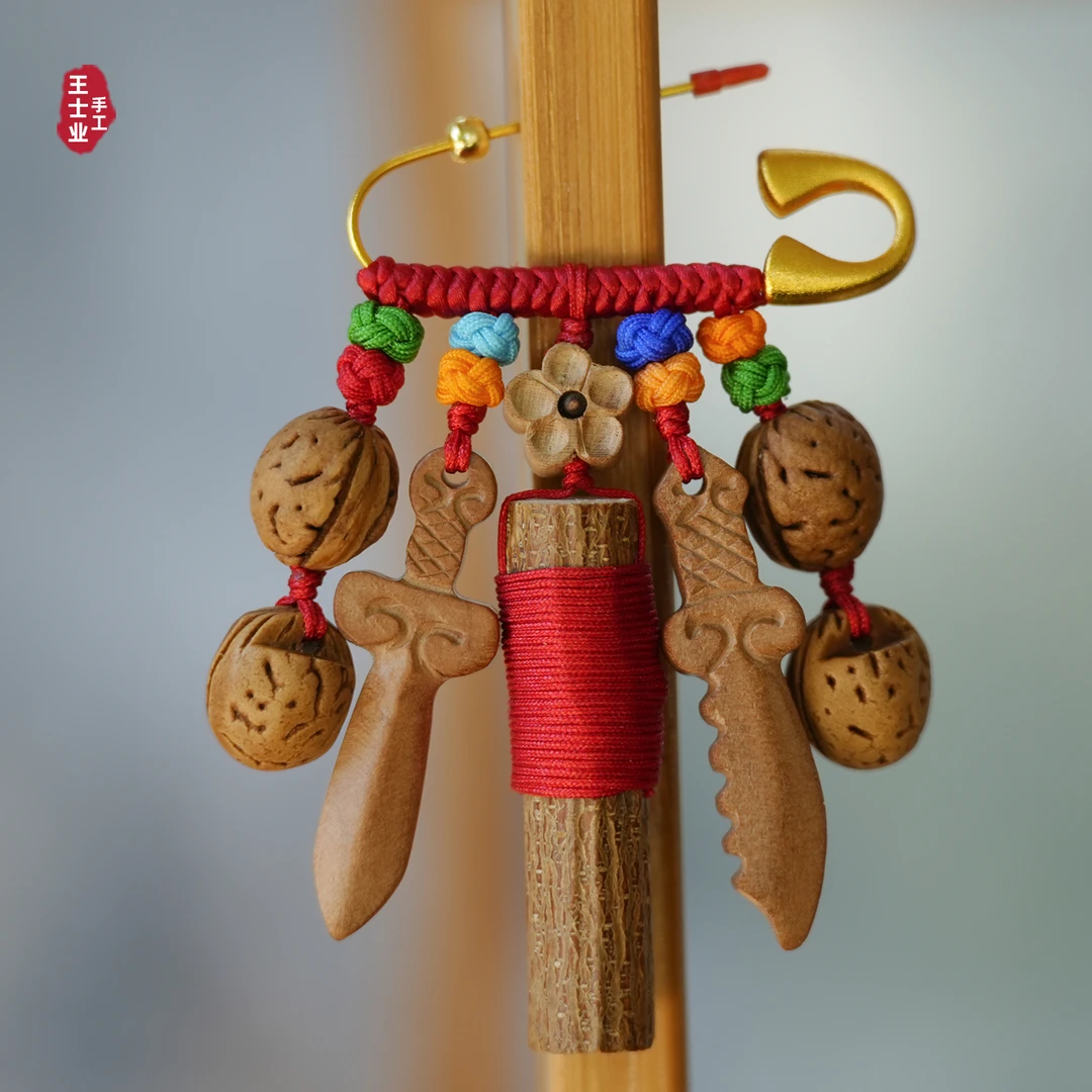 合金胸针 宝宝别针桃木枝棍野生桃核篮五彩花胸针挂件