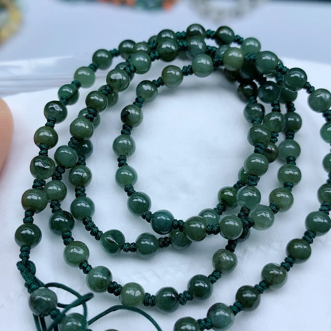 翡翠颈饰未镶嵌手串