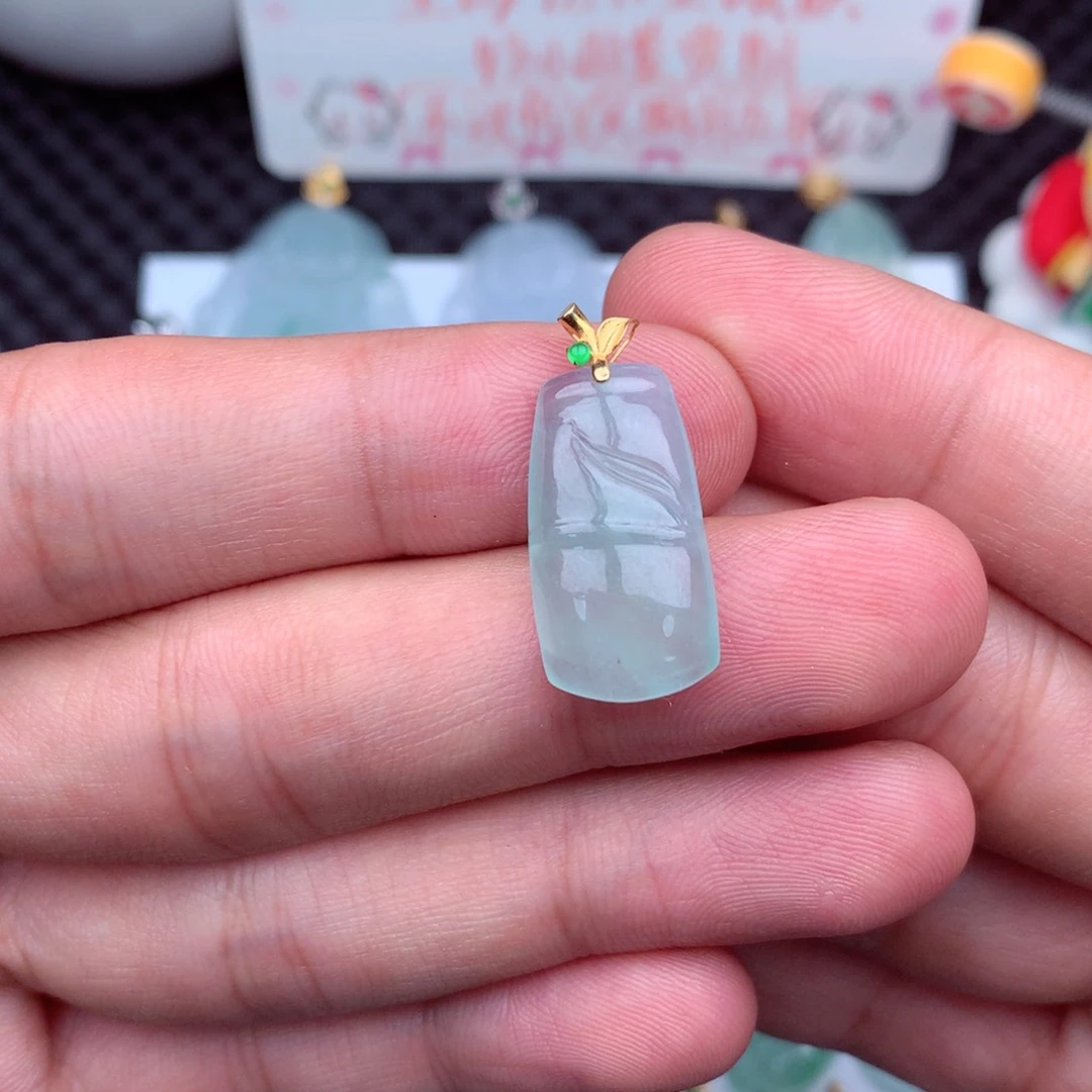 翡翠18K金镶嵌吊坠(不含链)