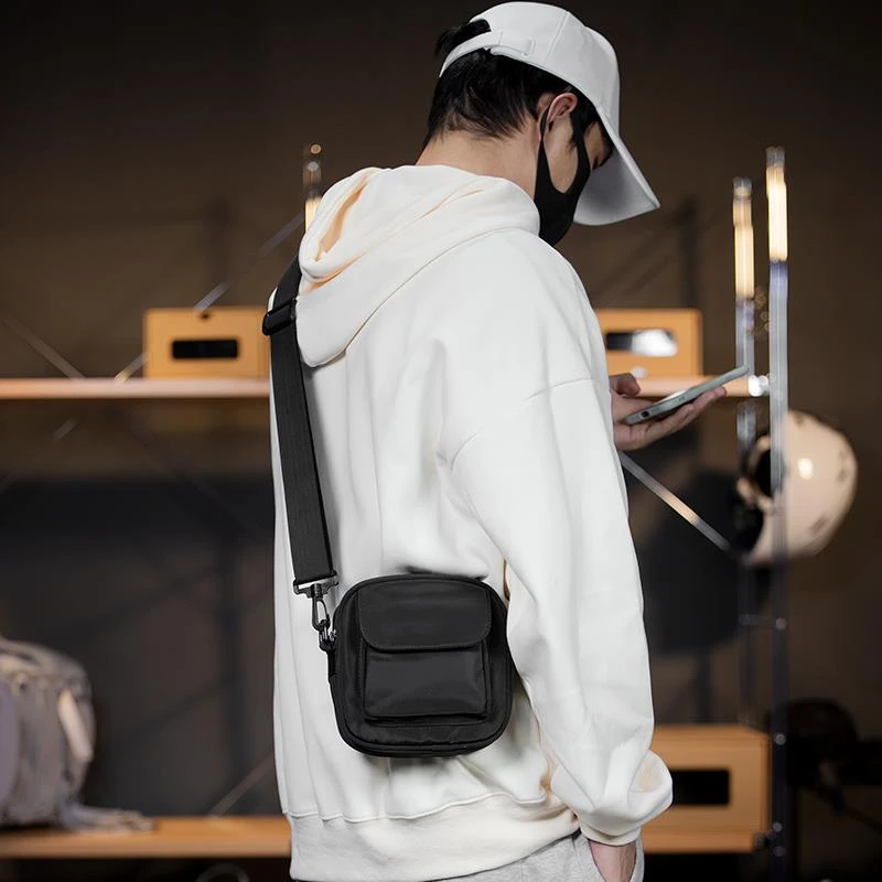 男士小挎包迷你轻便单肩包潮牌斜挎包休闲男生手机包包ins潮背包