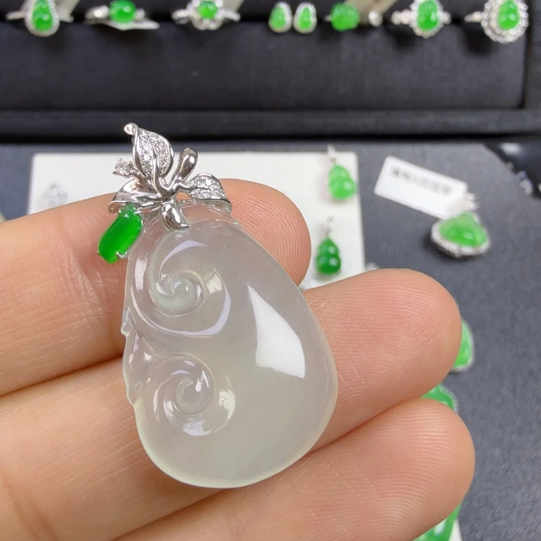 吊坠(不含链)未镶嵌翡翠如意
