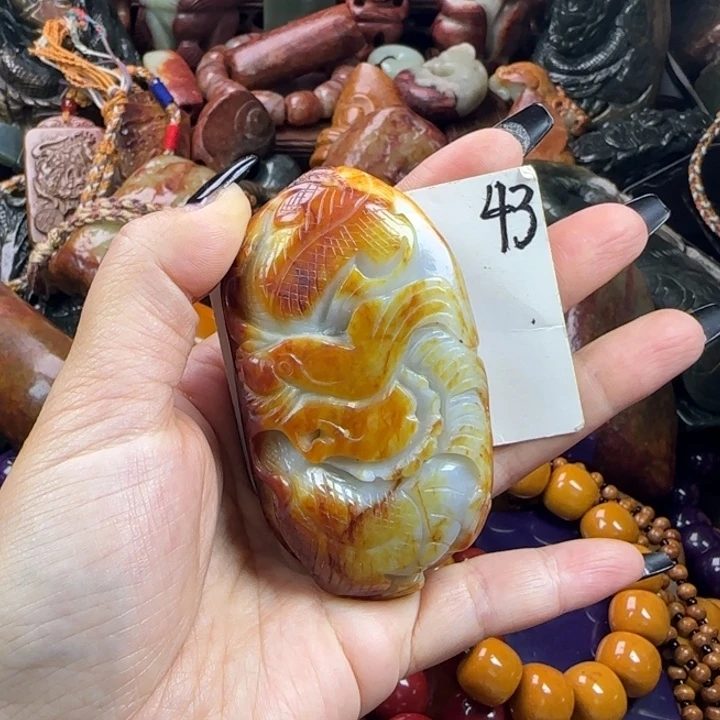 未镶嵌透闪石质玉珠宝奇石