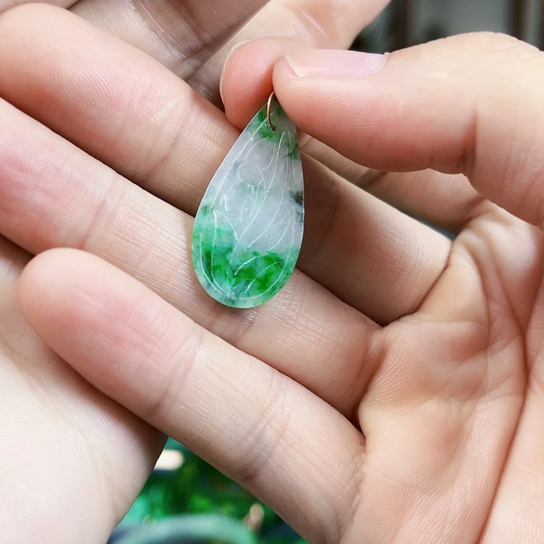 翡翠颈饰未镶嵌吊坠多样性