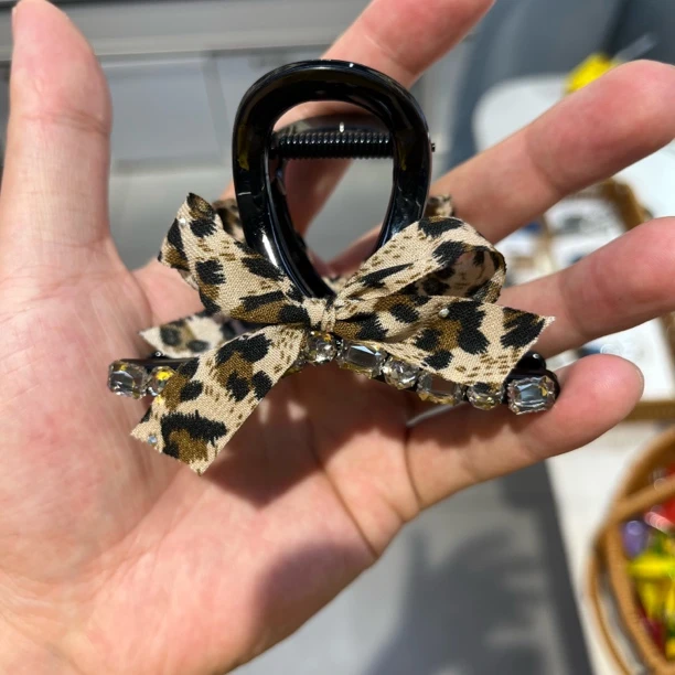 0694-时尚豹纹抓夹一个