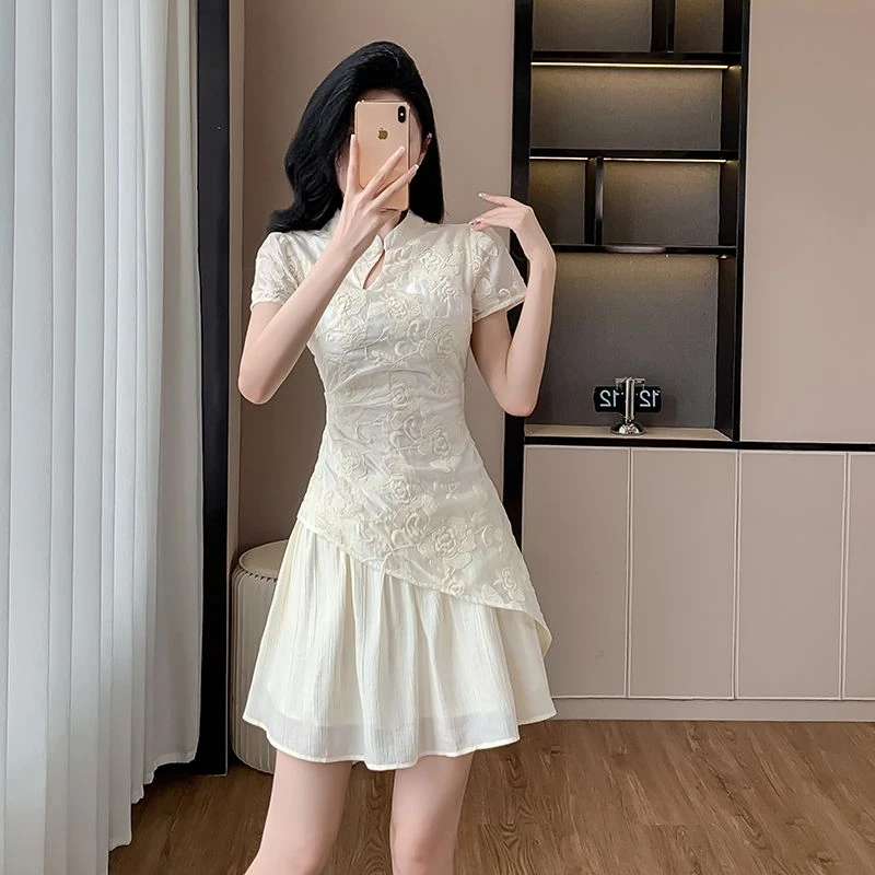 夏季新款杏色小清新甜美气质假两件温柔淑女不规则刺绣短款连衣裙