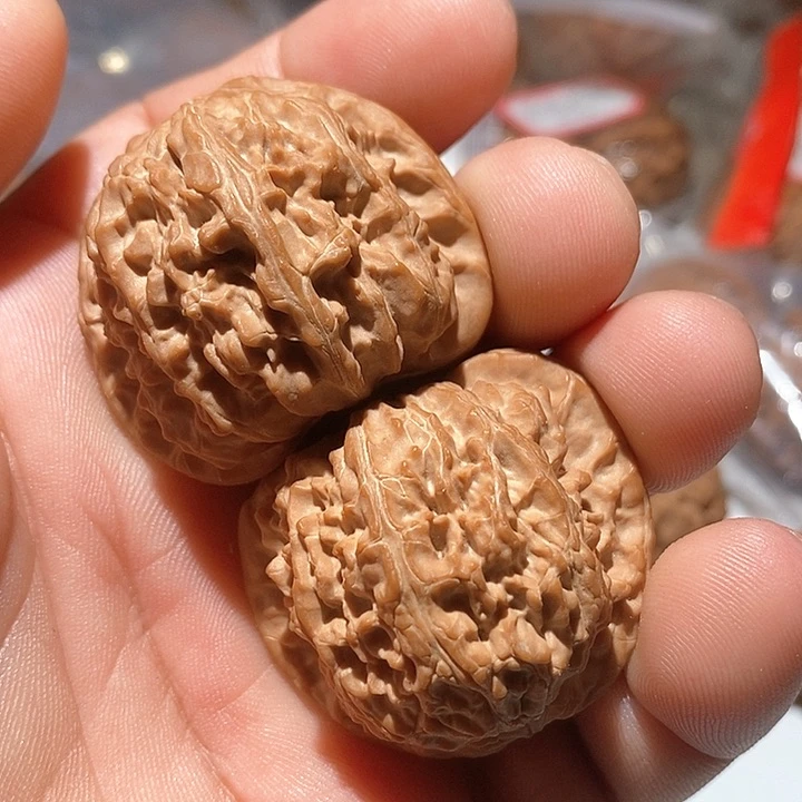 吊坠文玩核桃满***多白狮子