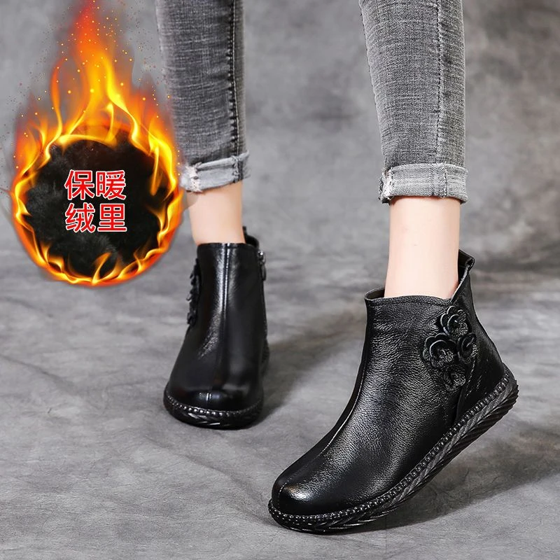 妈妈鞋加绒软底短筒女靴2025秋冬真软皮平底单靴大码复古手工女鞋