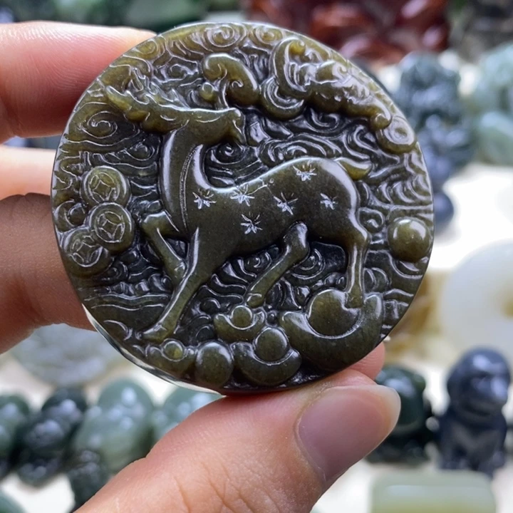 海***r和田玉未镶嵌颈饰