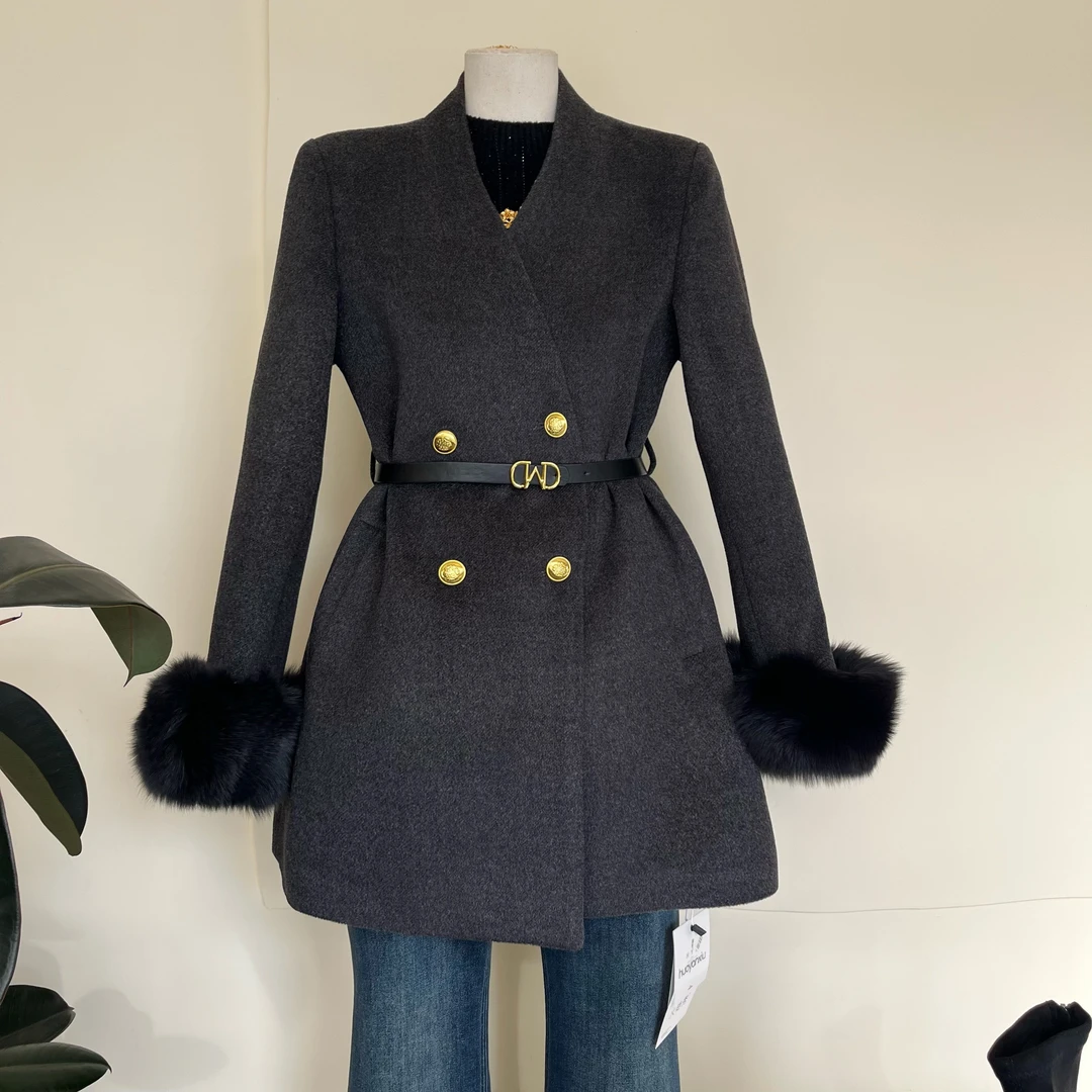 李园家1号店-901-带狐狸毛袖 时尚收腰短款韩系大衣外套