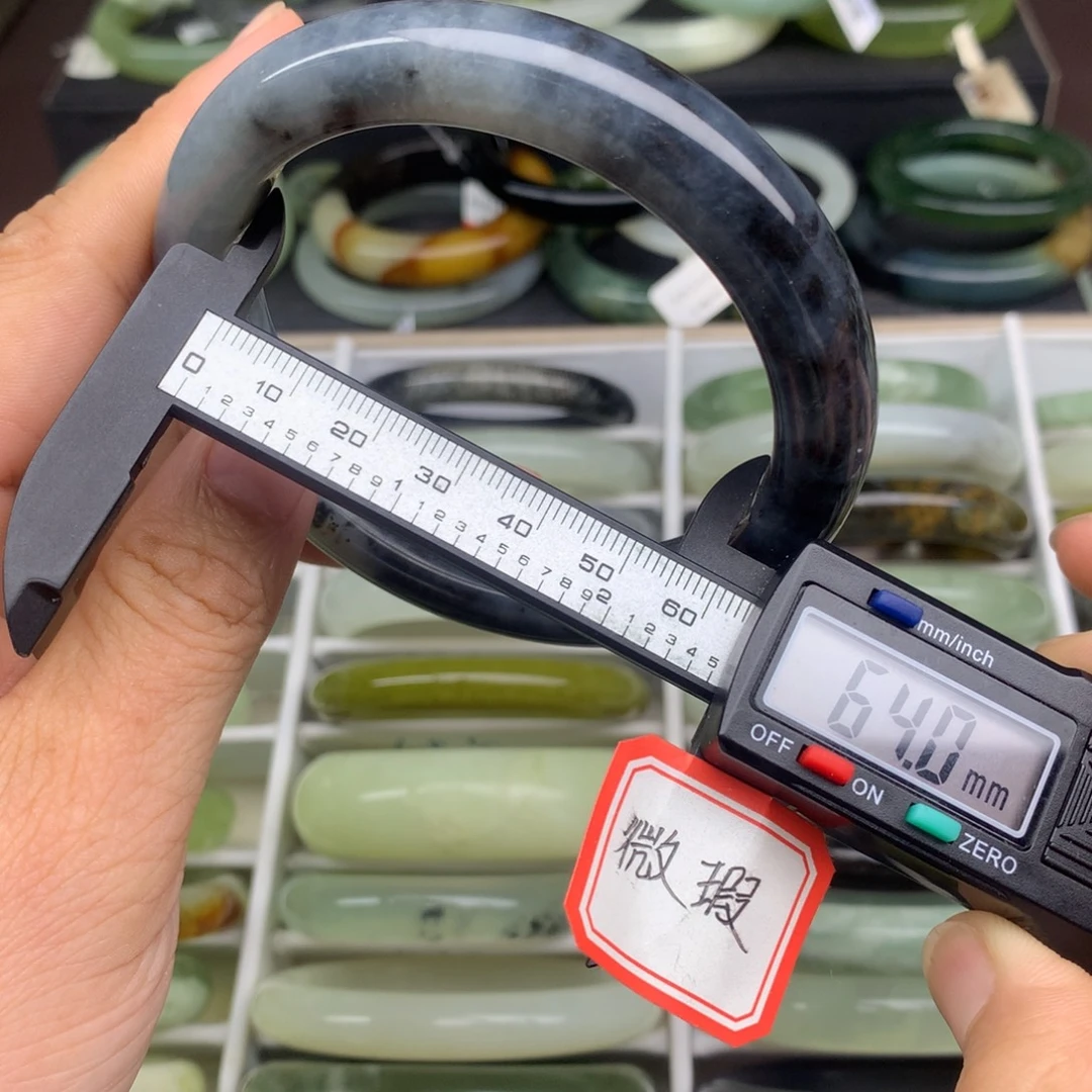 蛇纹石玉未镶嵌手镯690