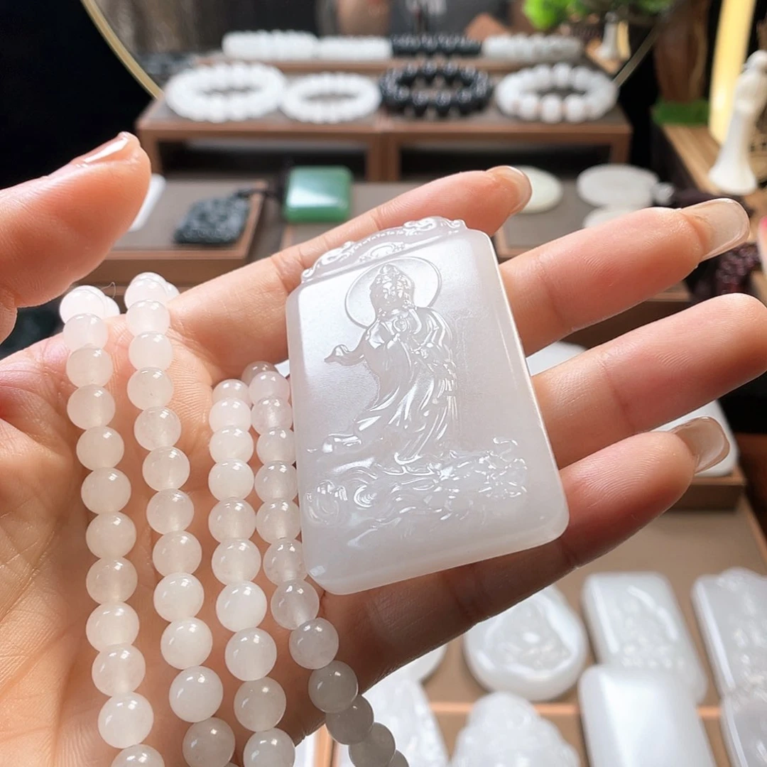 石英质玉（金丝玉）未镶嵌颈饰用****0新疆金丝玉双面雕工