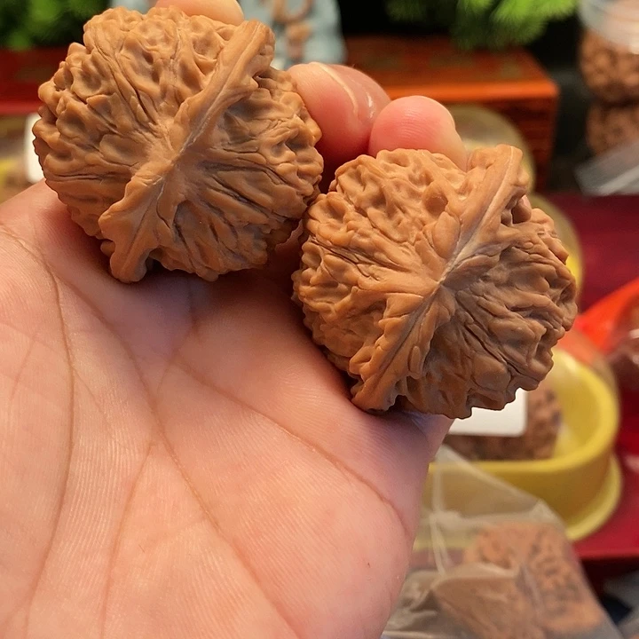 【闪购商品】文玩核桃吊坠、*天天地