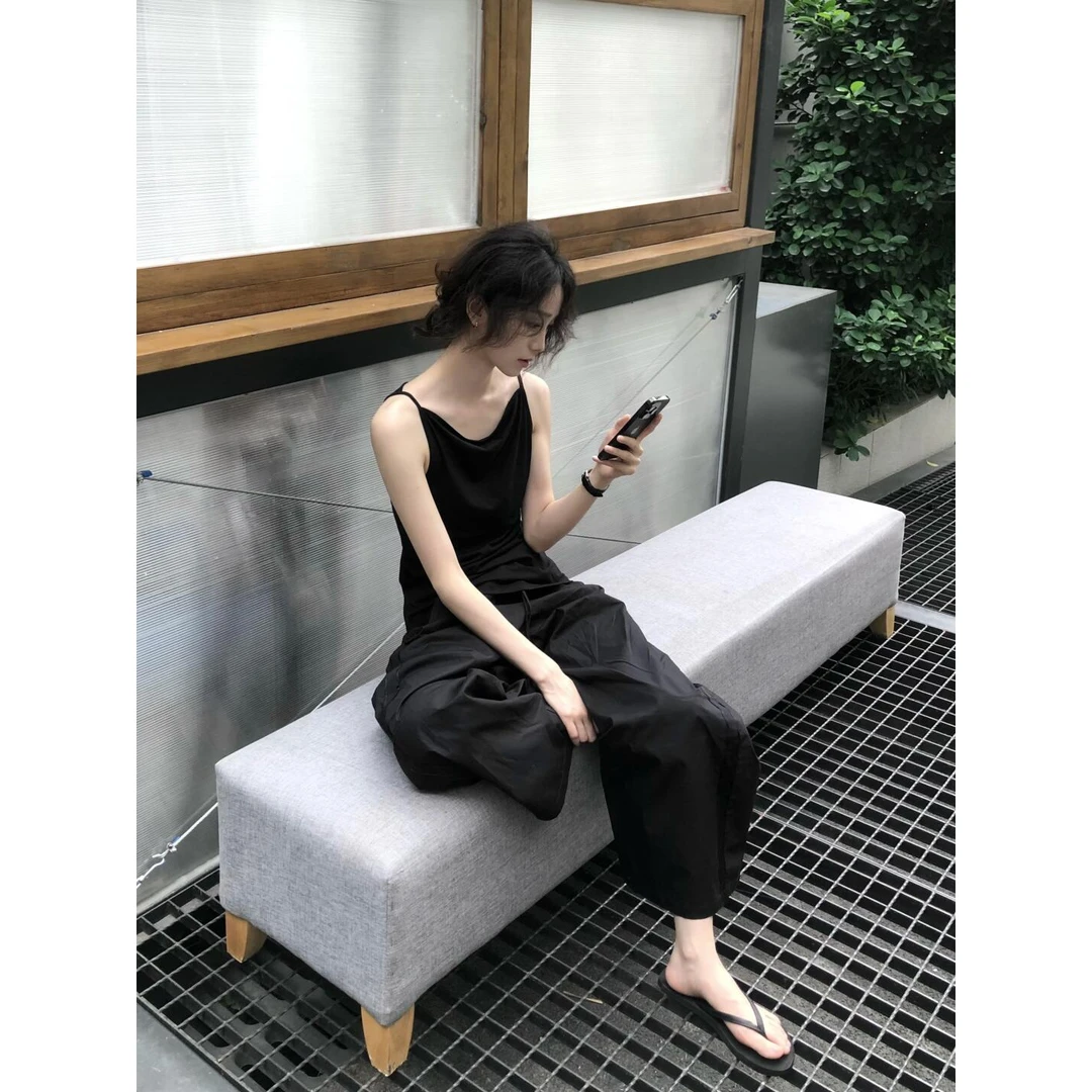 网红时尚炸街新款女装气质时尚吊带上衣休闲风法式套装显瘦裤子女