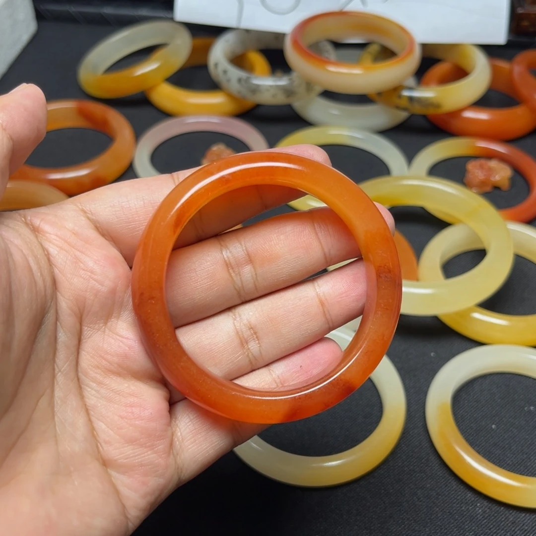 石英质玉（黄龙玉）未镶嵌手镯放**儿