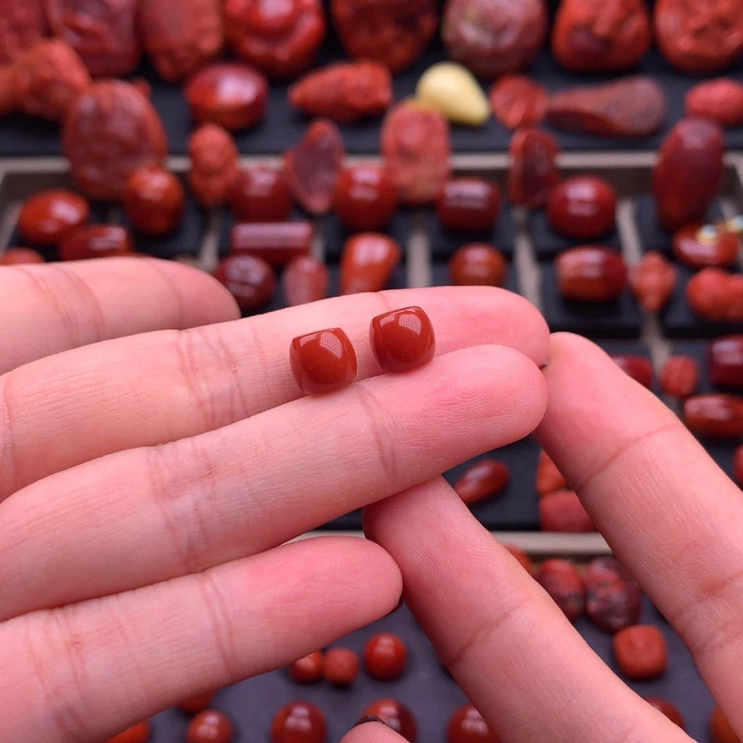 南红玛瑙未镶嵌川料原矿直切对珠7.8mm