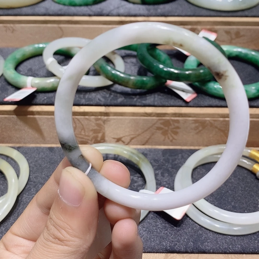 独山玉未镶嵌手镯