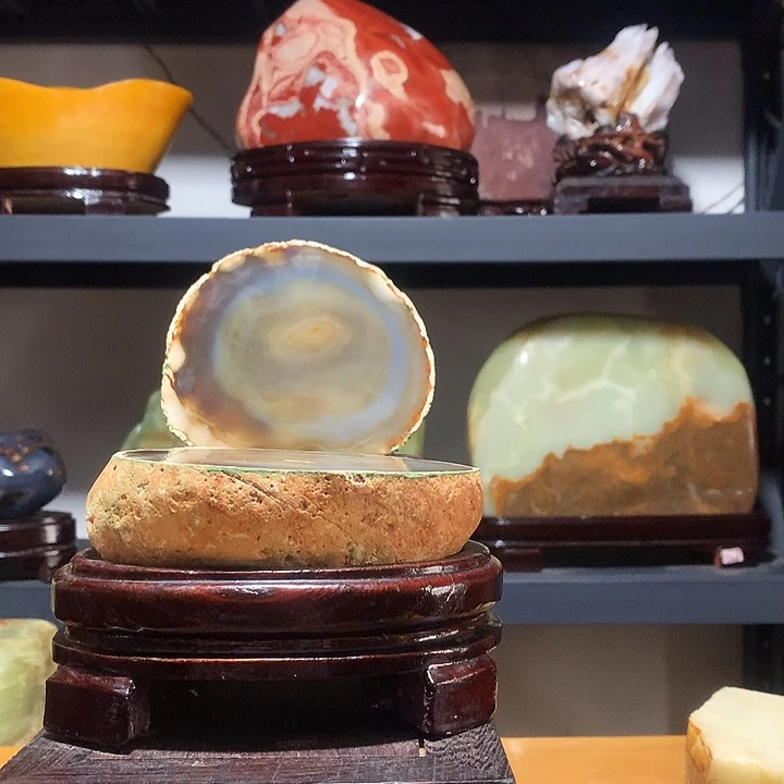 石材高18厘米宽13厘米