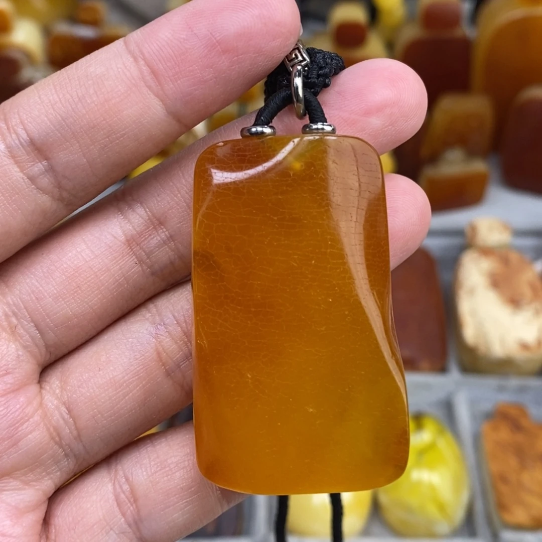 蜜蜡未镶嵌珠宝奇石