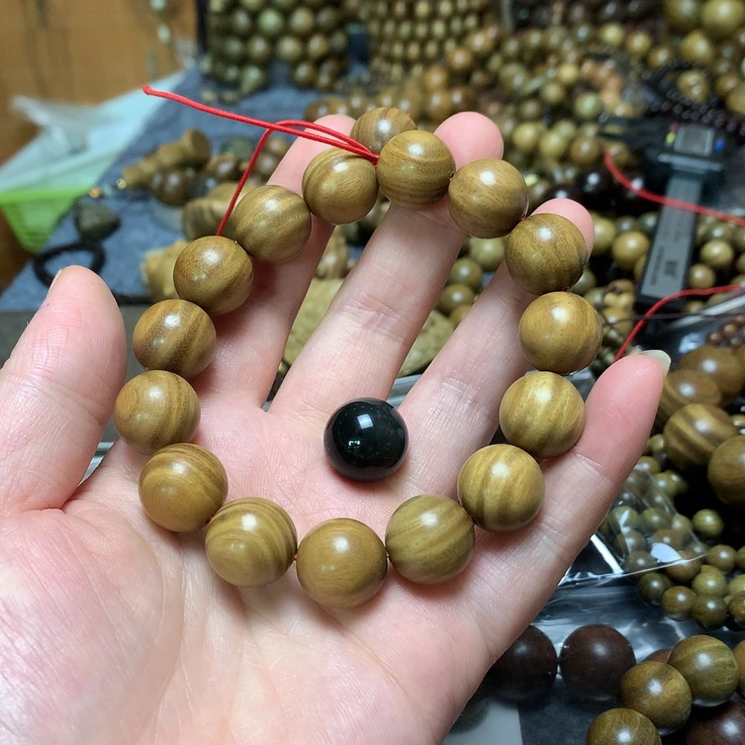 维腊木（绿檀）把件?*子1.5水波纹