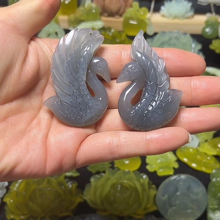 蛇纹石玉未镶嵌颈饰
