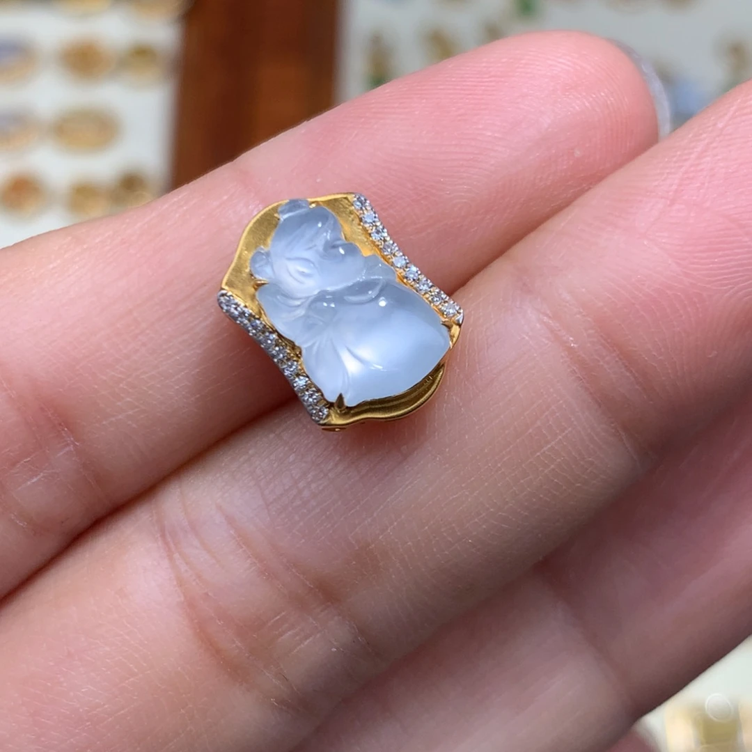 翡翠18K金镶嵌毛衣链天使