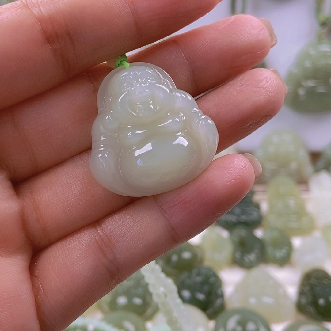 小***呀和田玉未镶嵌颈饰