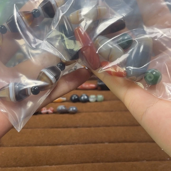 合金颈饰玛瑙/玉髓