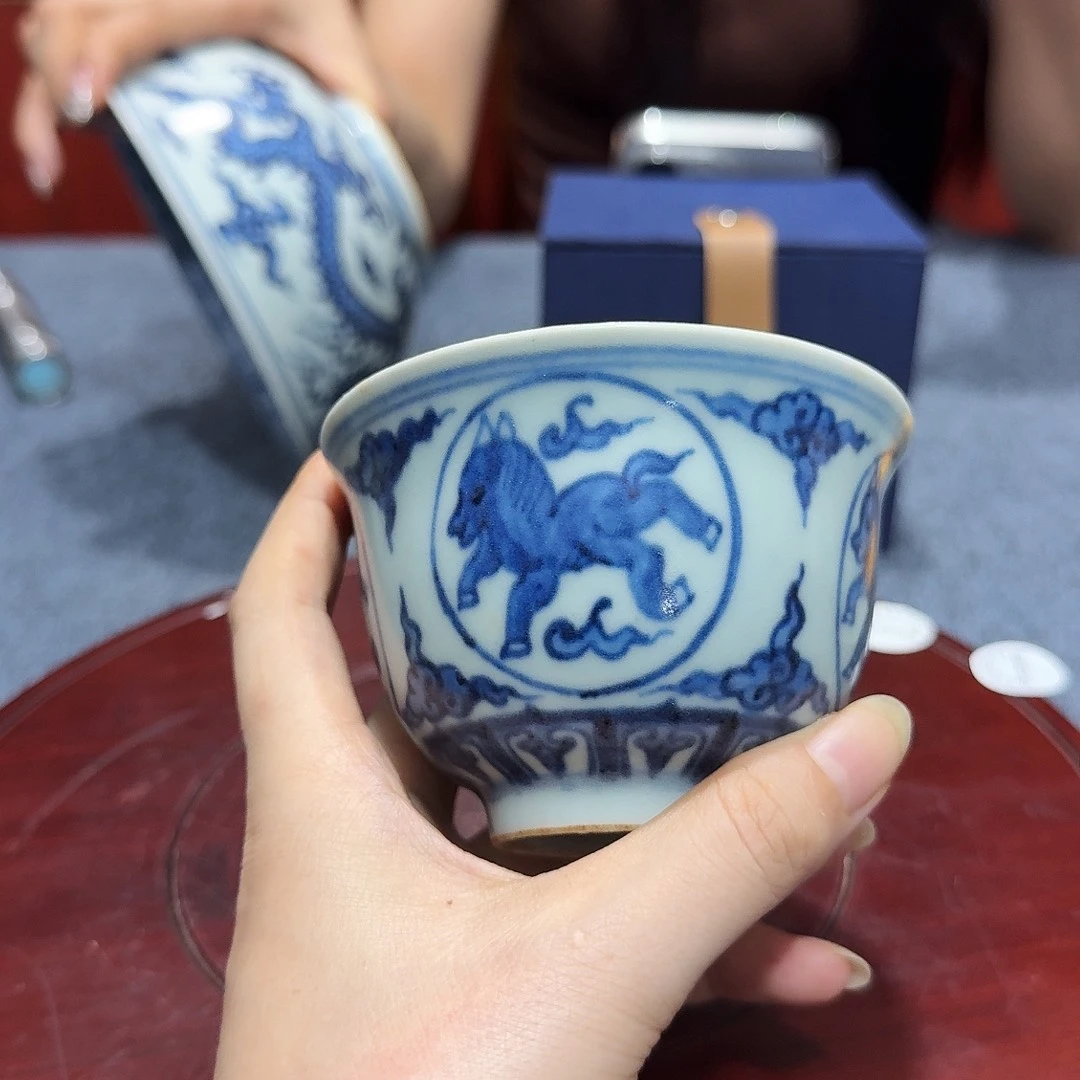 藏***珍瓷片青花杯子一件完整完整