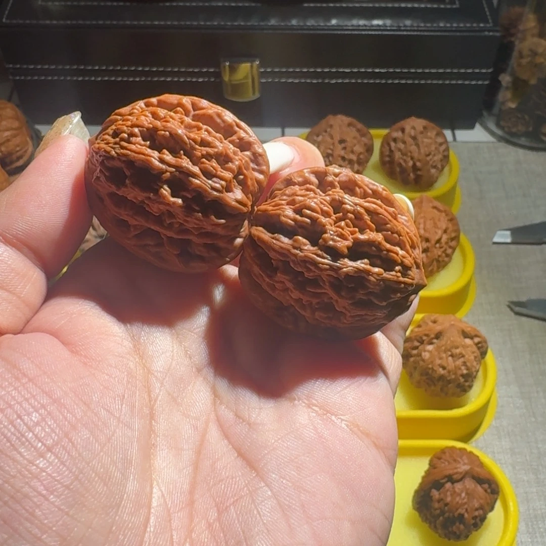 文玩核桃吊坠麦虎