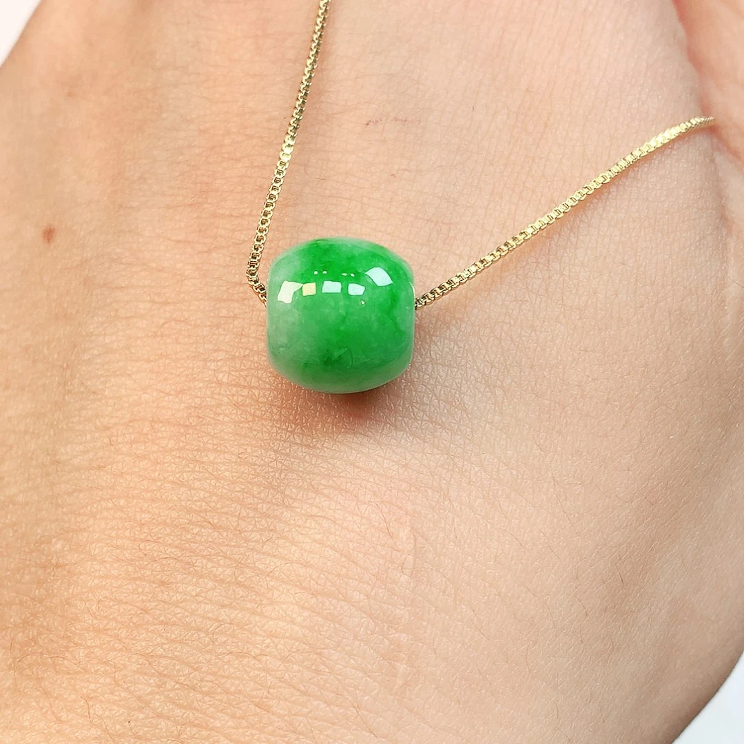 翡翠未镶嵌颈饰缅甸