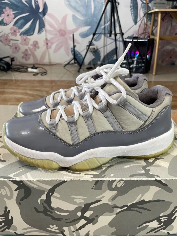 95新 maje 右鞋头开胶 42.5码270/Air Jordan 11 复古篮球鞋