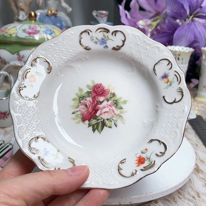 瓷片摆件，摆件，，摆件。摆件。摆件。