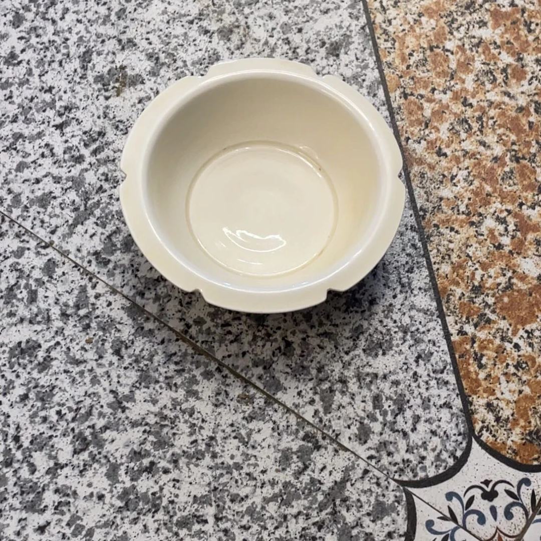 赏品白瓷水洗一个