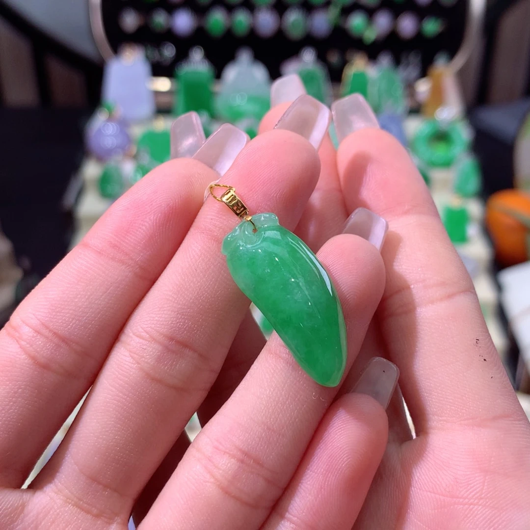 翡翠颈饰18K金镶嵌翡翠