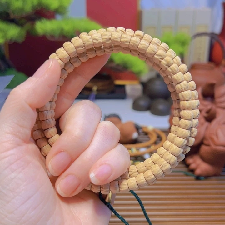 t***s柏香籽/百香籽吊坠