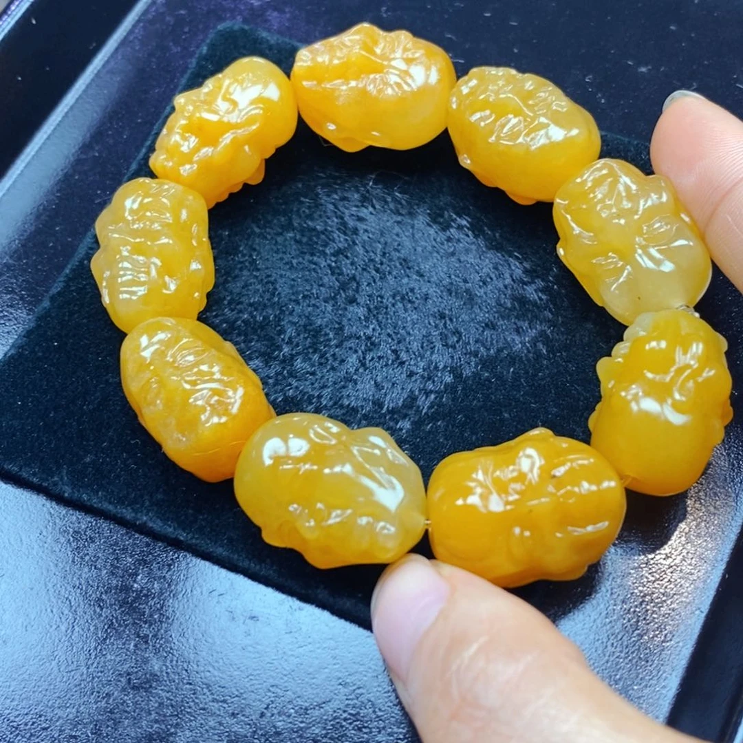 未镶嵌石英质玉（黄龙玉）颈饰