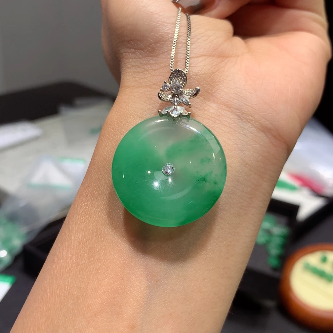 石英质玉（非洲翠）银S925镶嵌颈饰