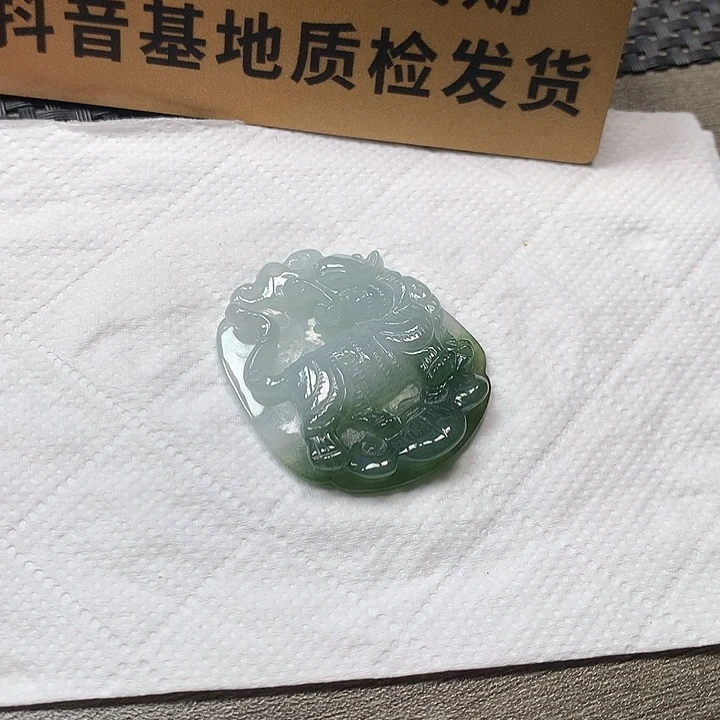 颈饰未镶嵌翡翠老虎