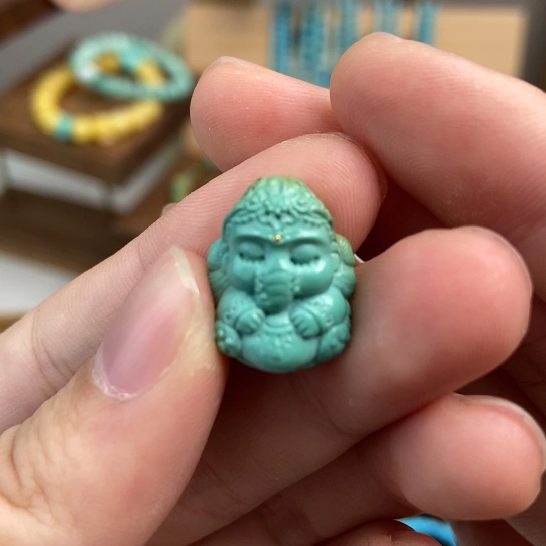 绿松石雕刻未镶嵌