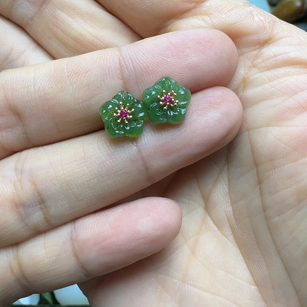 和田玉耳饰未镶嵌