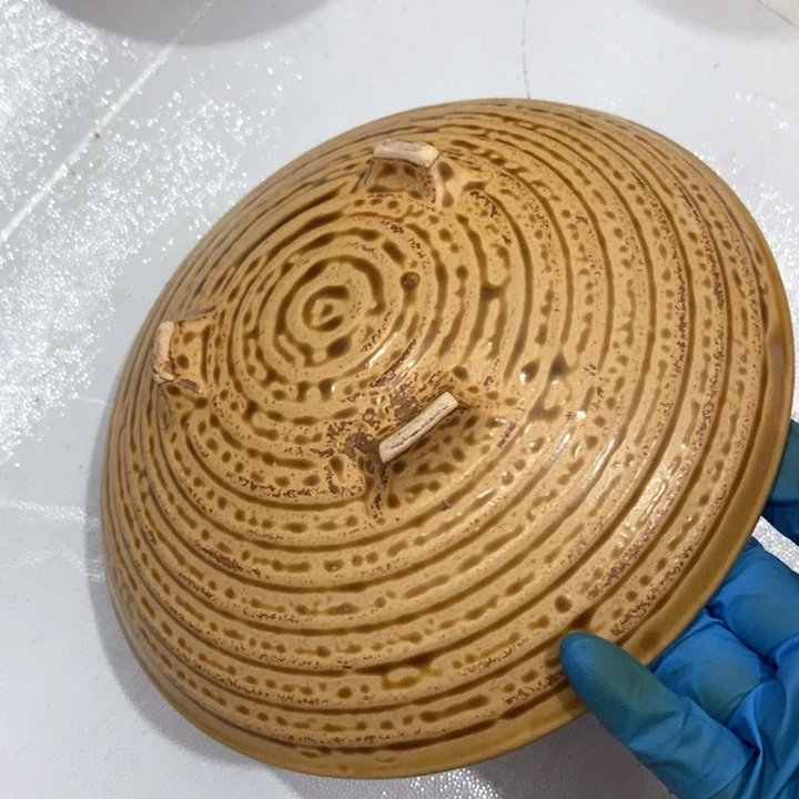 瓷片虎皮釉三足盘口径18.5