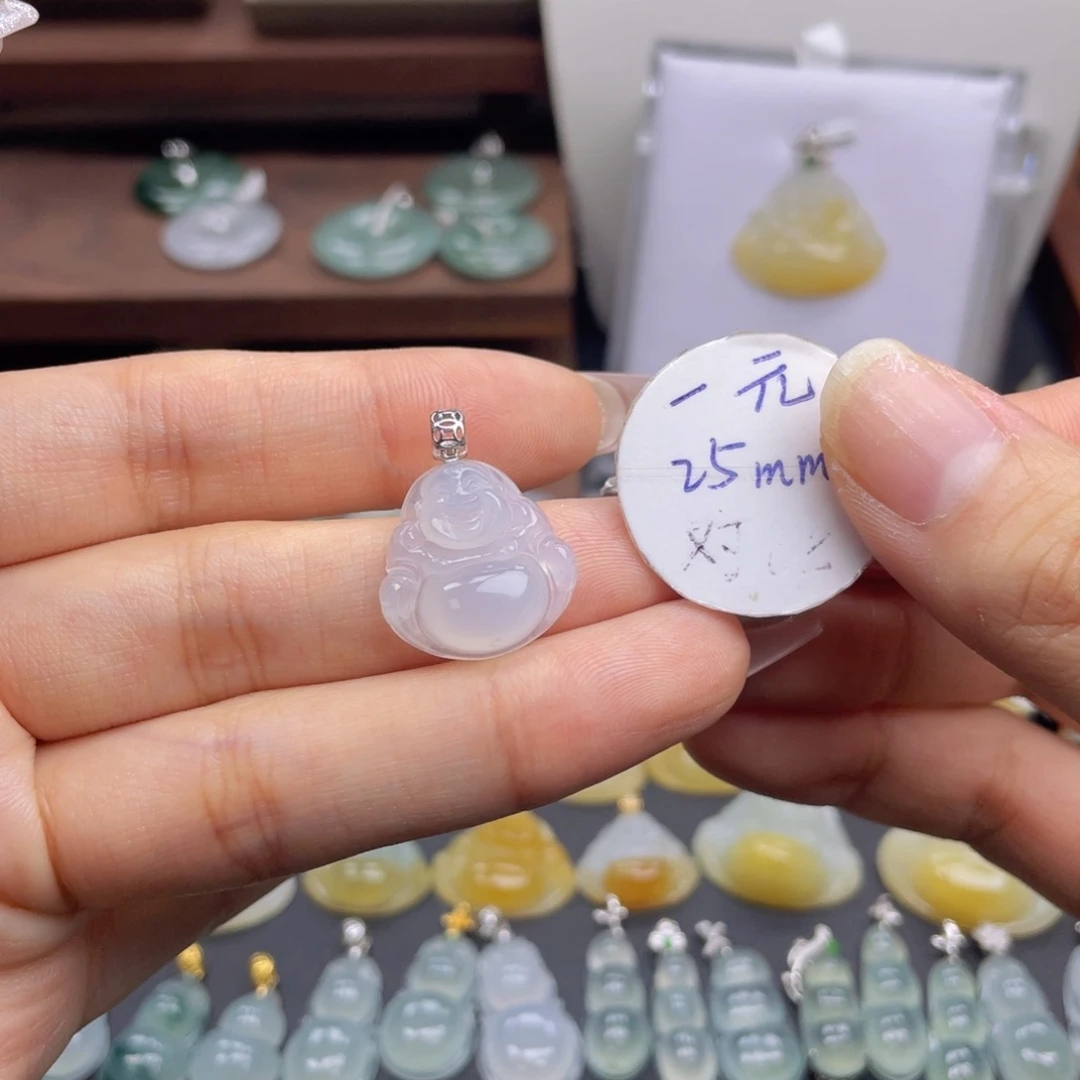 颈饰未镶嵌翡翠佛公白冰