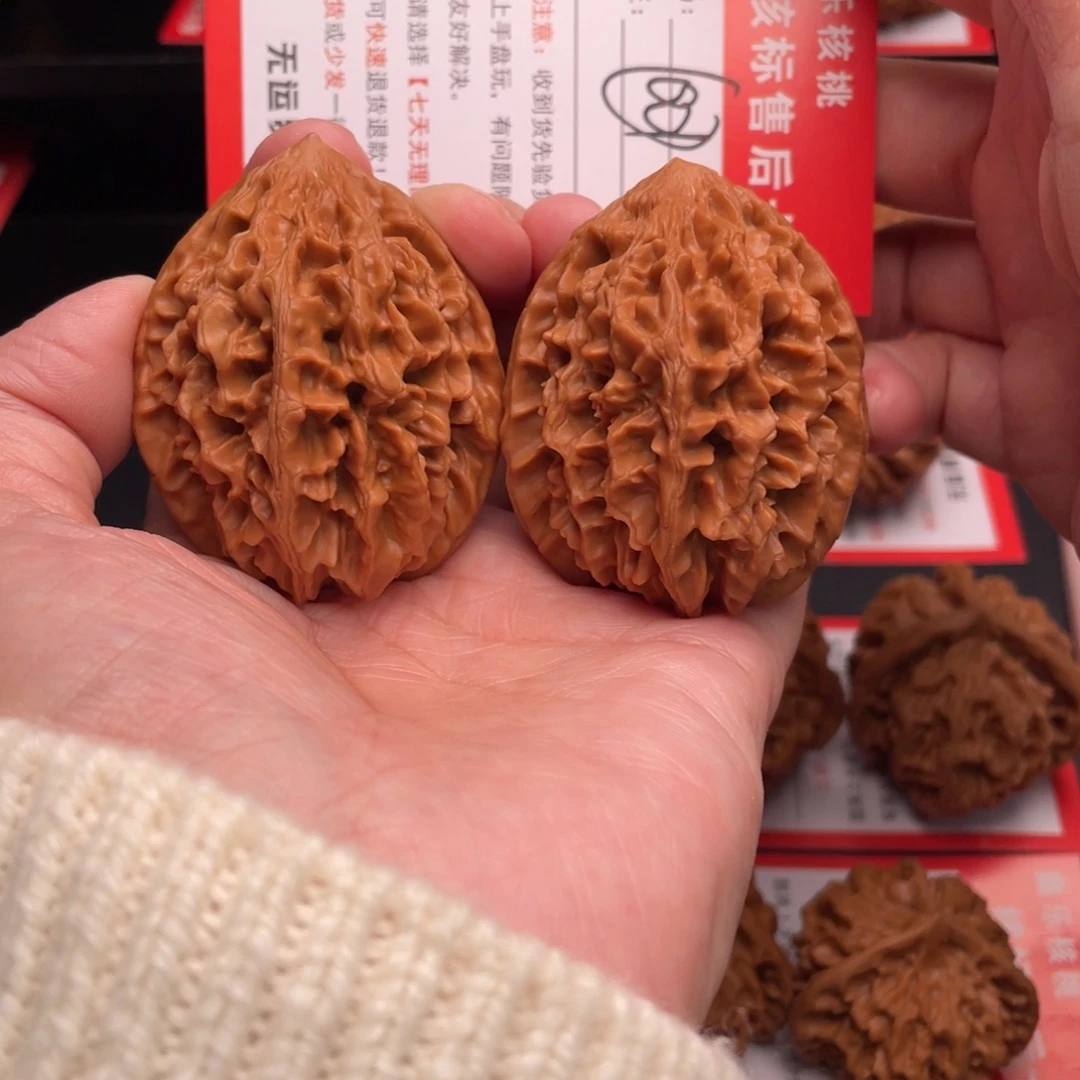 吊坠桃核招财鼠42克重57